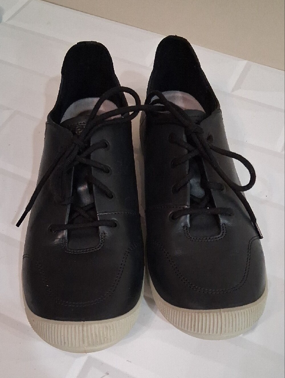 Keen Lorelai II Women's Black Leather Lace- Up Casual Sneaker Size 9